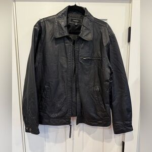 VTG/Y2K Colebrook size medium black leather bomber jacket